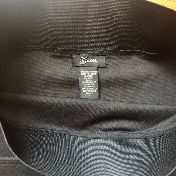 BNWOT Guess black mini skirt - Size Small - Picture 2 of 2